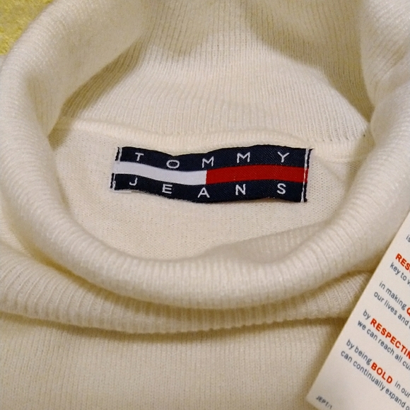 Tommy Hilfiger TN knitwear - NWOT - Picture 3 of 5